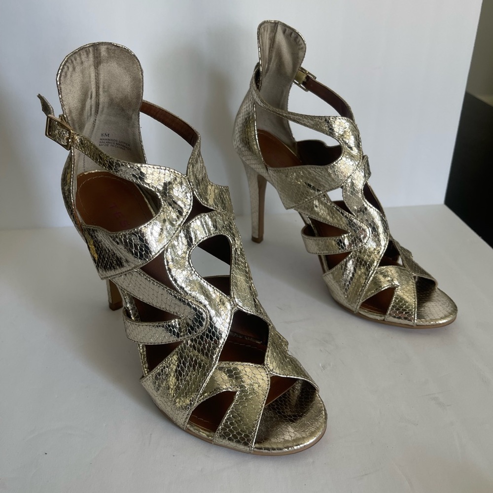 Tesori size 8 , gold gladiator snake skin strap high heels